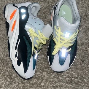 NEW *** Yeezy boost ( runner )